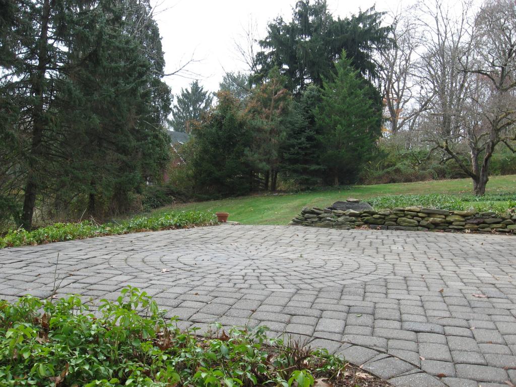 11 HILLSIDE AVE