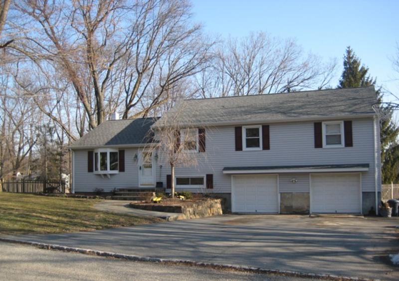 MLS #/Web ID: 2724996