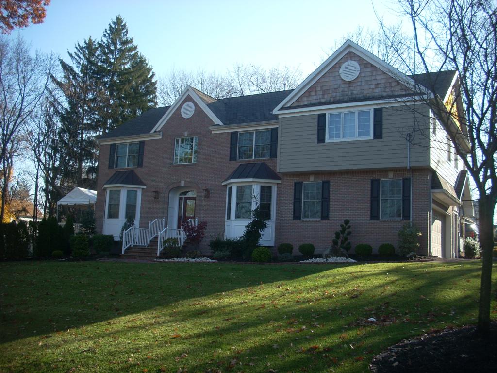 MLS #/Web ID: 2728896