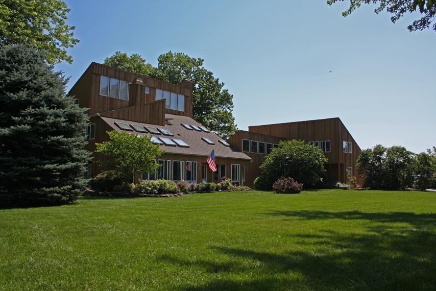 MLS #/Web ID: 2691697
