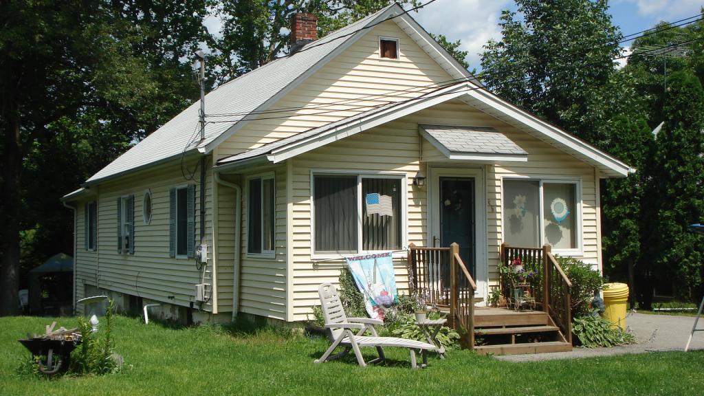 MLS #/Web ID: 2698397