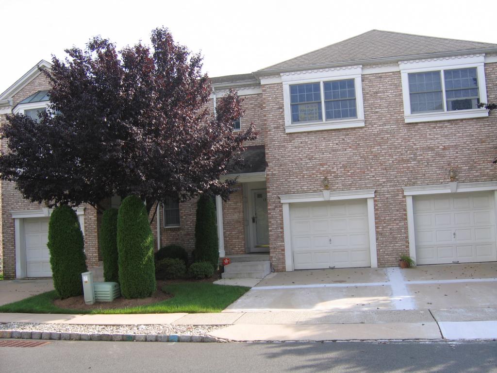13 HIDDEN POND CT