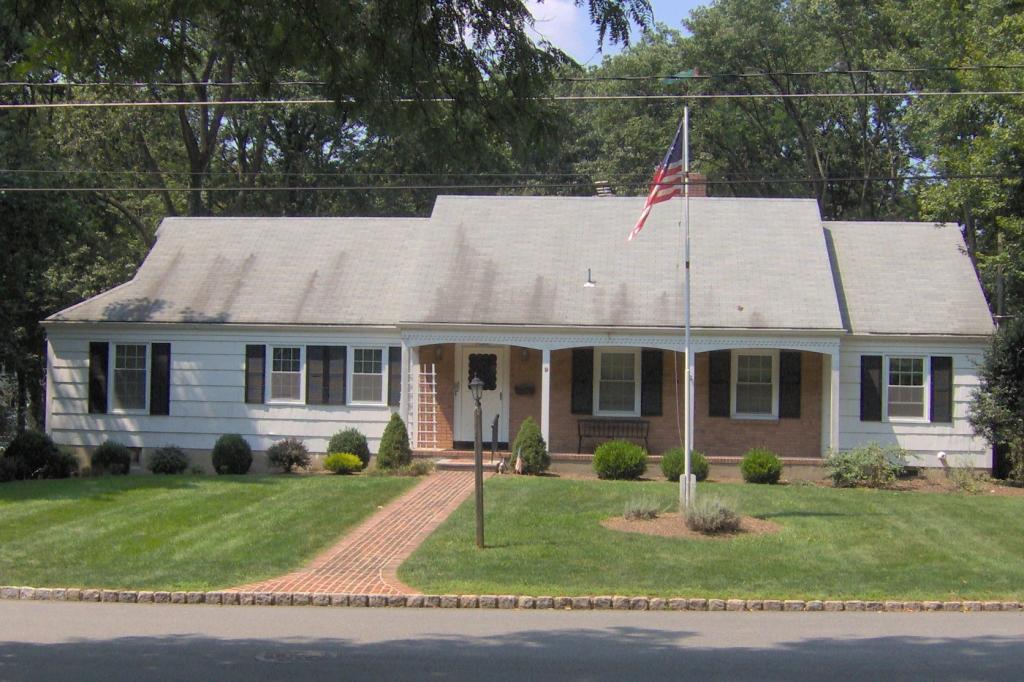 9 CLEVELAND AVE