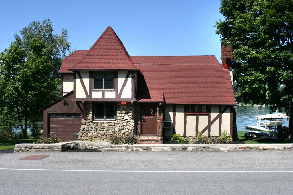 MLS #/Web ID: 2711497