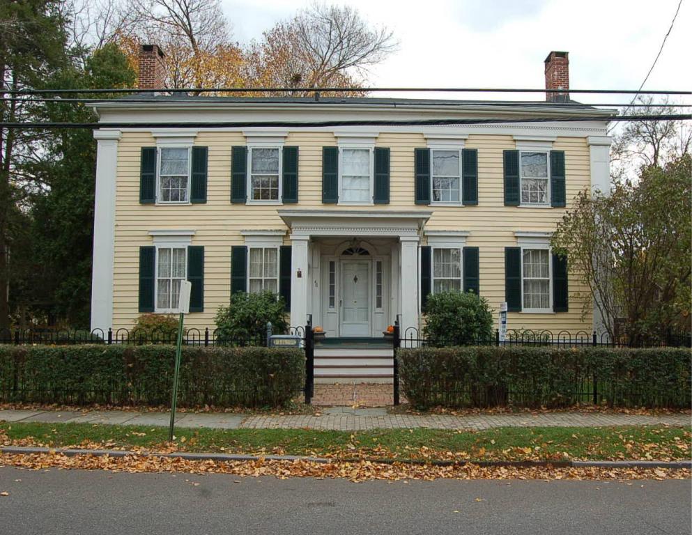 46 CENTER ST