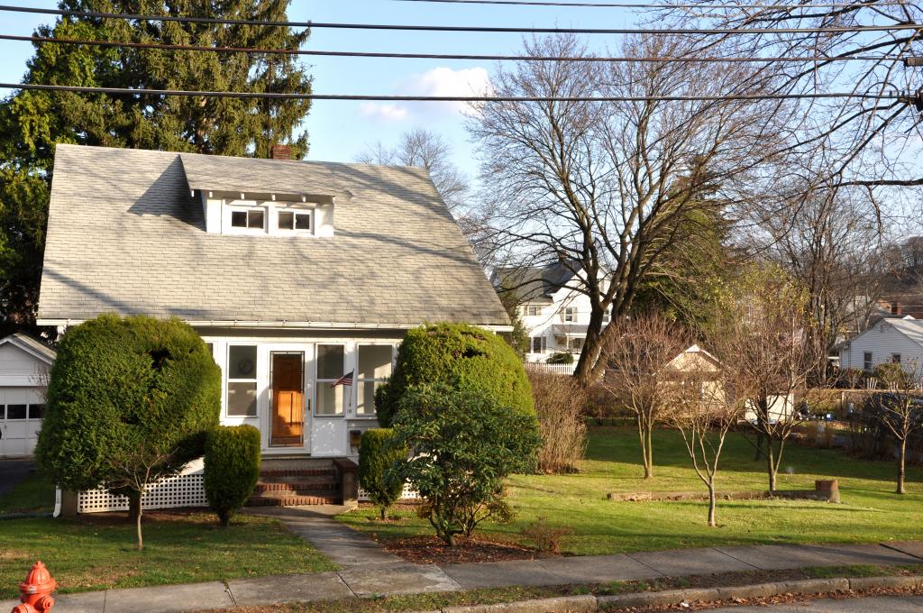 16 REEVE AVE