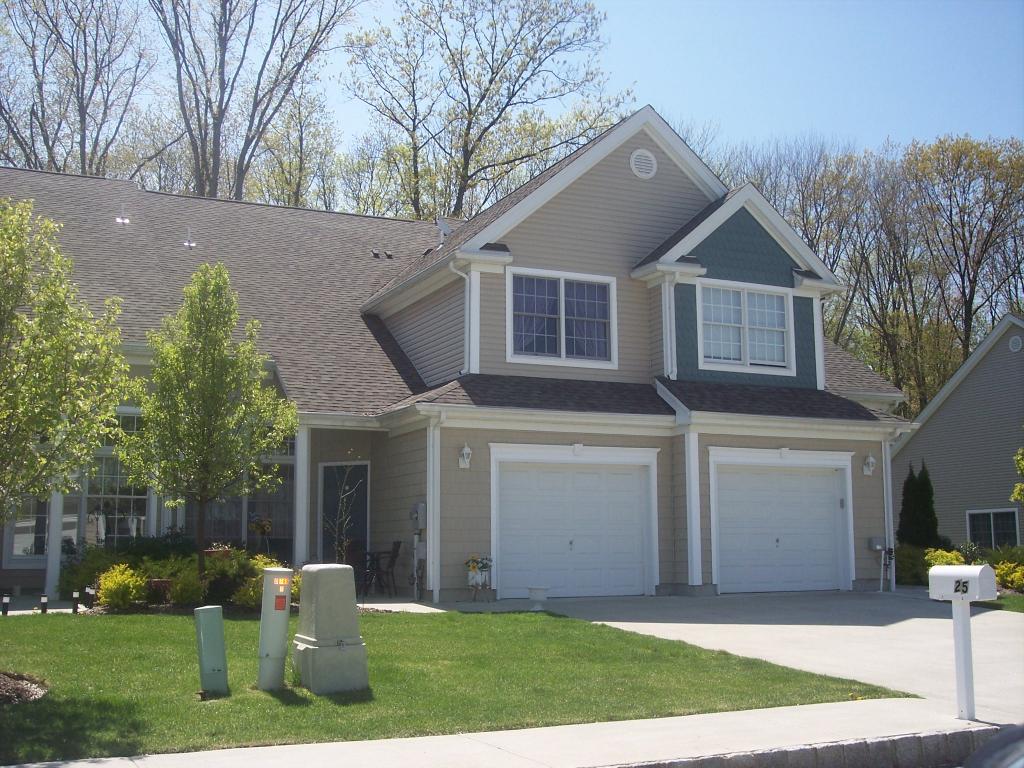MLS #/Web ID: 2516298