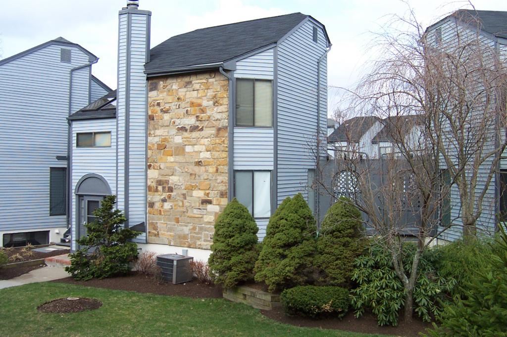 26 DELBARTON COURT