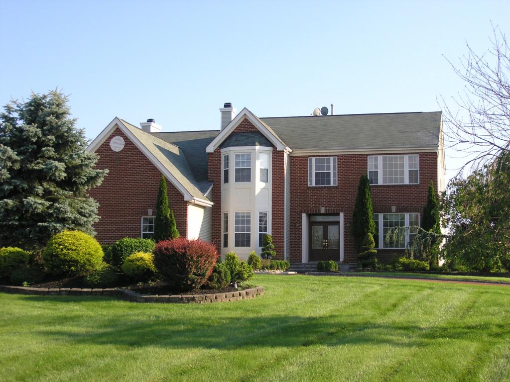 MLS #/Web ID: 2695098