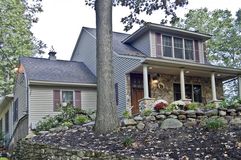 6 LAURELWOOD DR