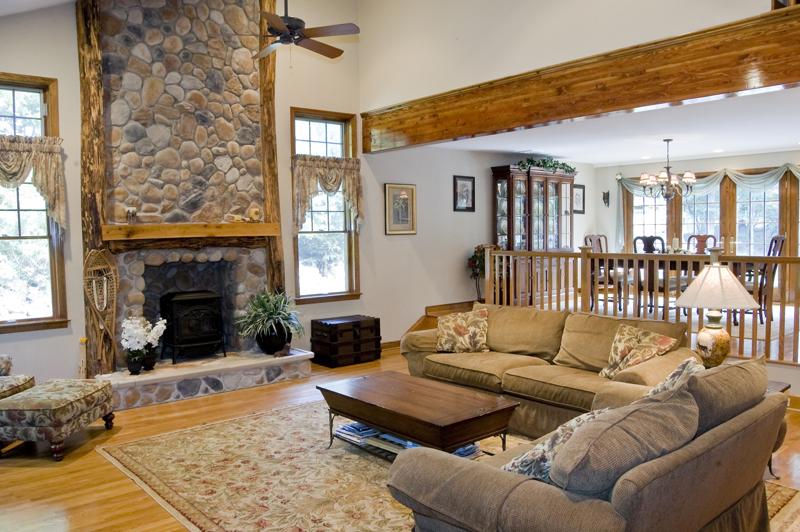 6 LAURELWOOD DR