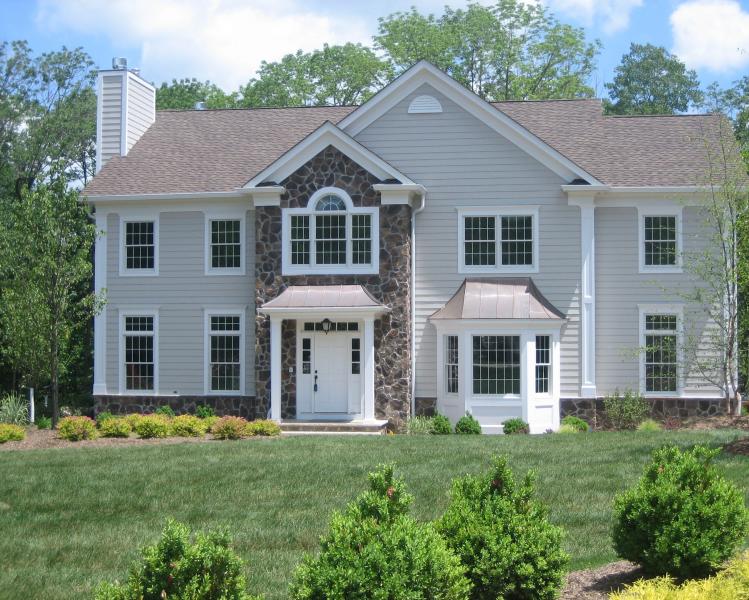 18 ROCKRIDGE CT