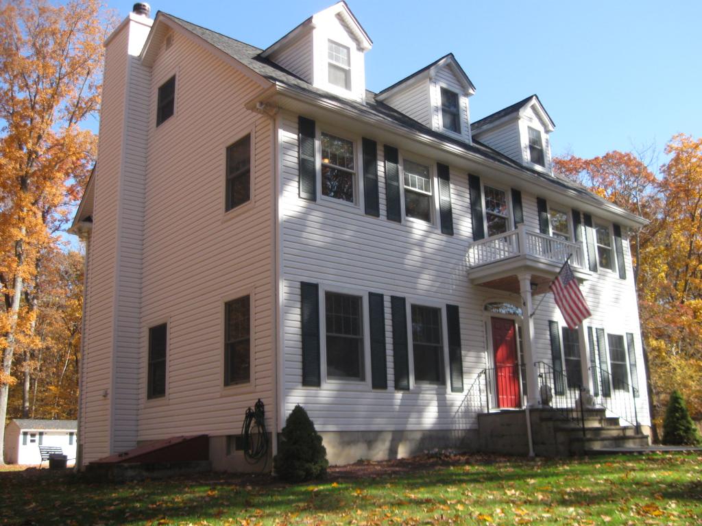 MLS #/Web ID: 2723698