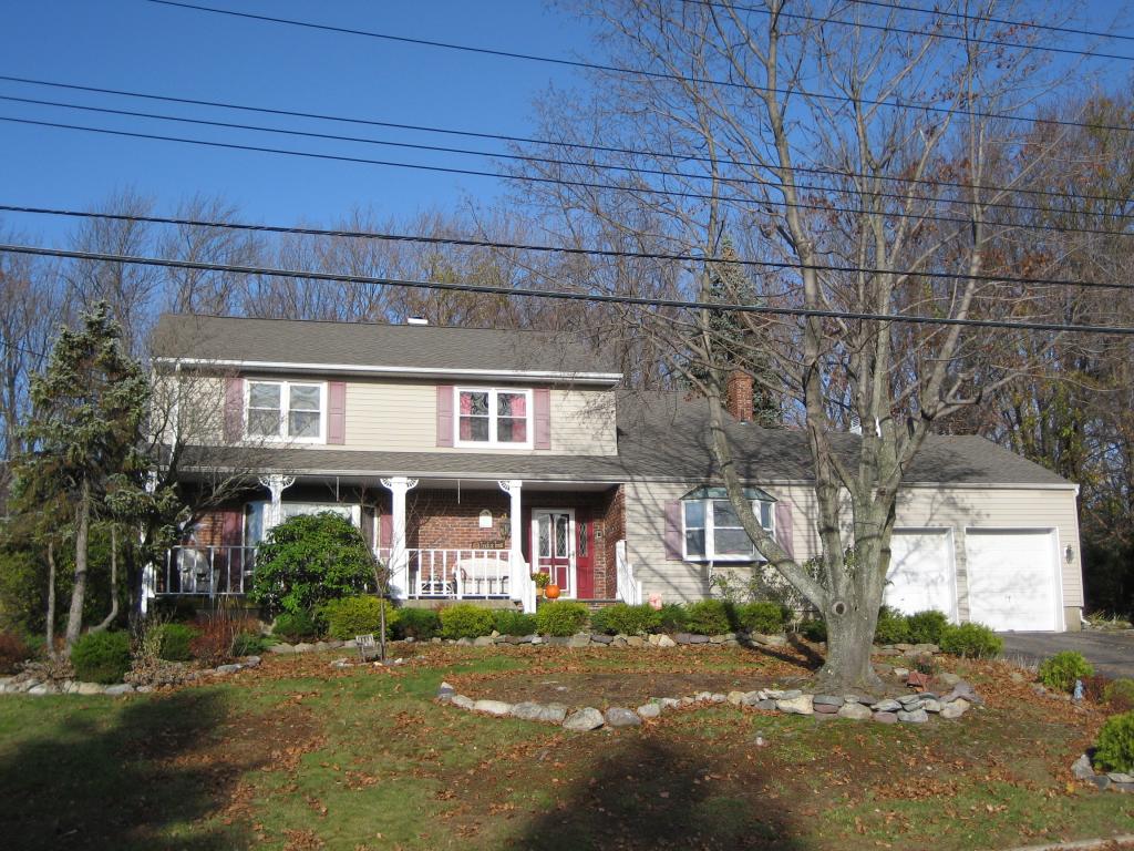 18 FREDERICK DR