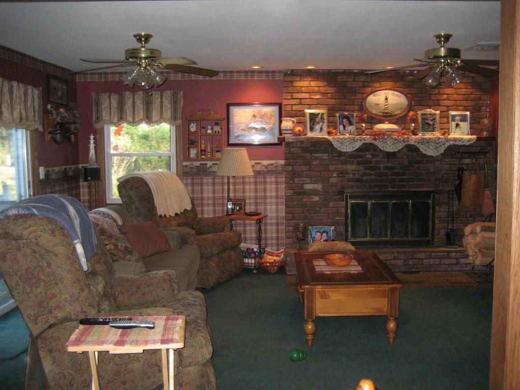 18 FREDERICK DR
