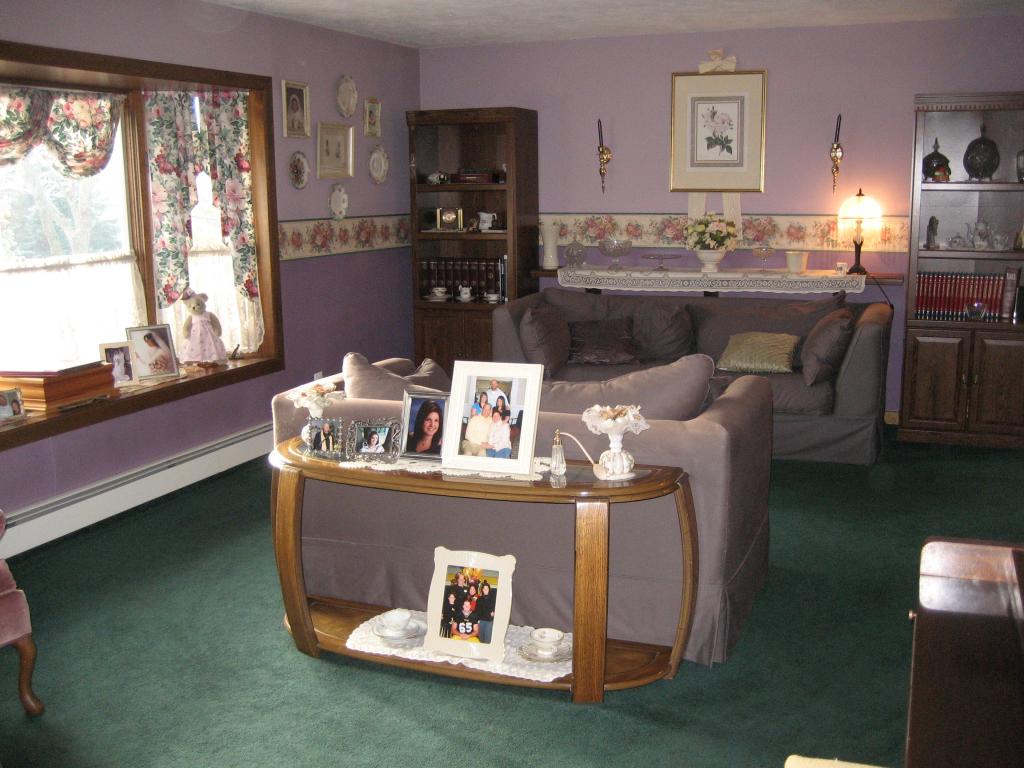 18 FREDERICK DR