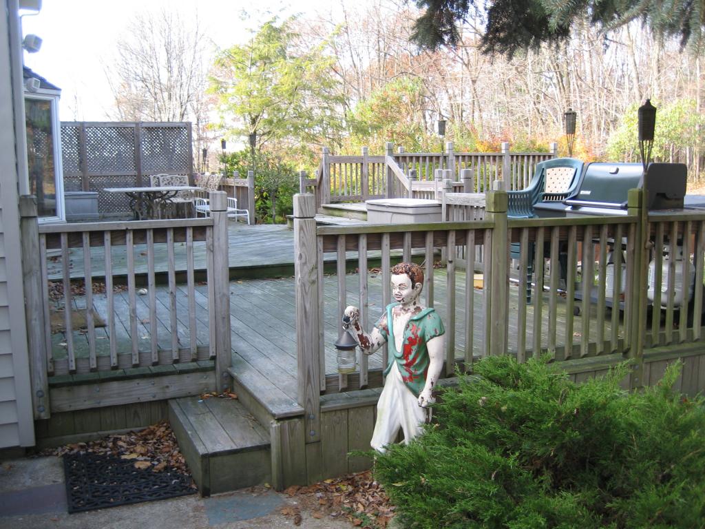18 FREDERICK DR