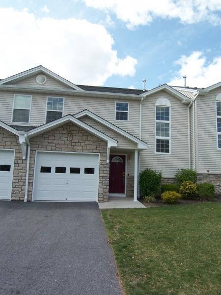 7 CRESTMONT CT