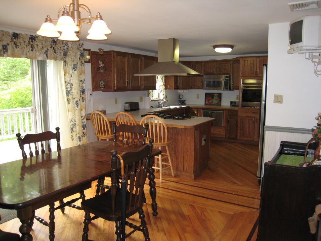 110 AUTUMN DR