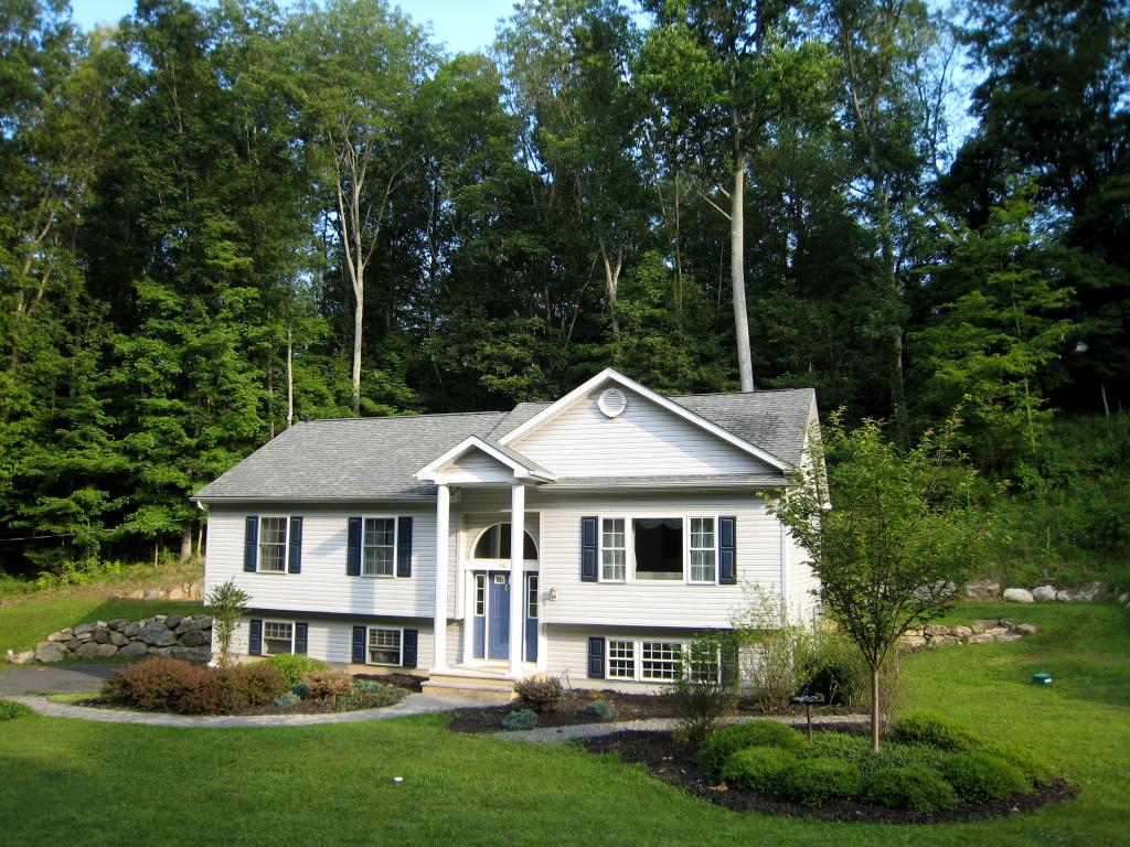 931 RIDGE RD