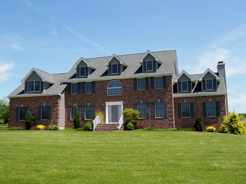 8 HEMINGWAY DR