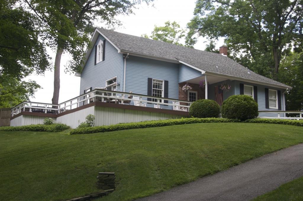 MLS #/Web ID: 2693699