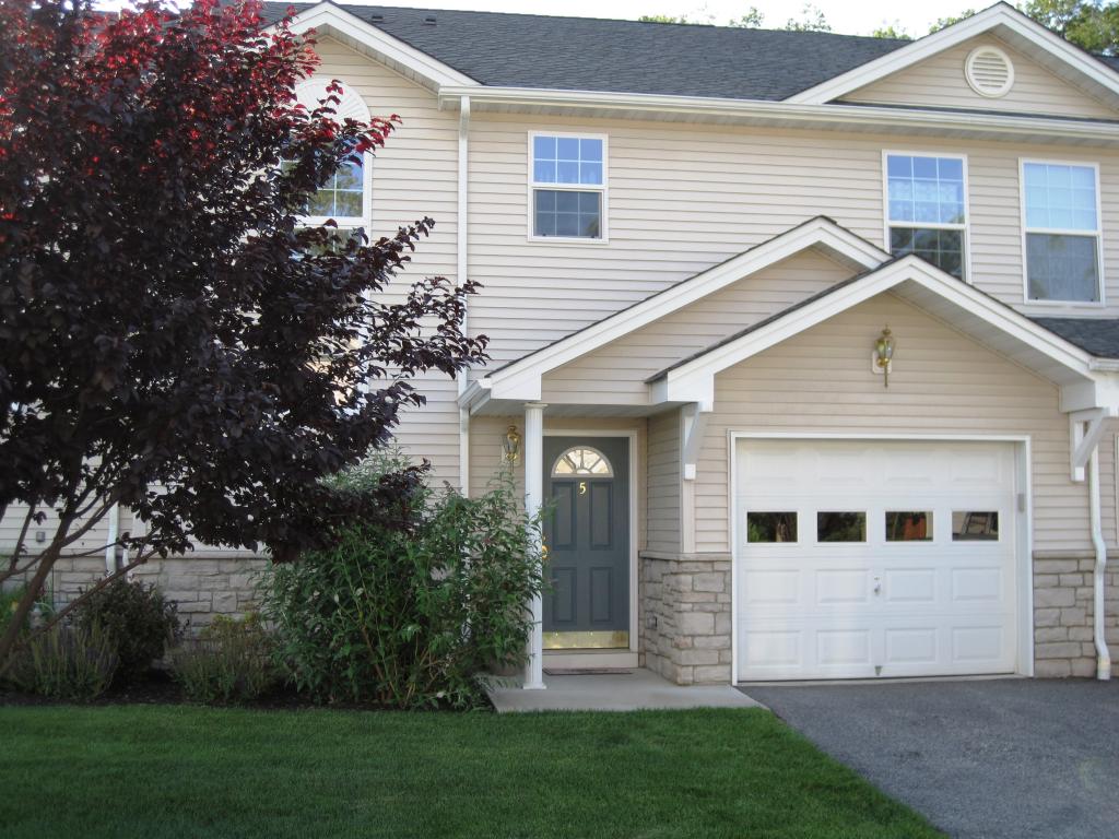 5 FERNDALE LN