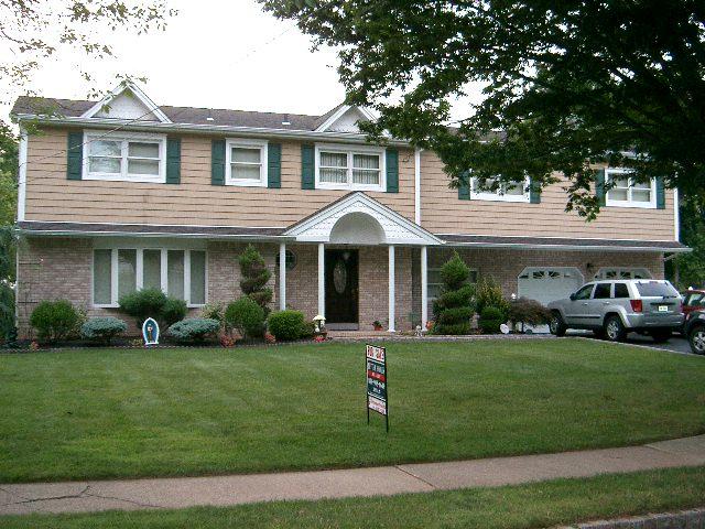 MLS #/Web ID: 2698399