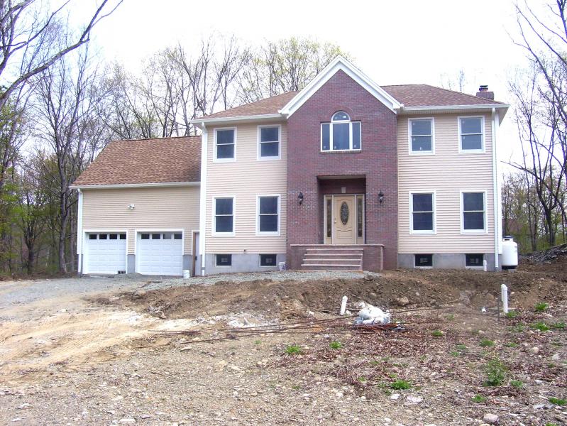4 EUGENIA LN
