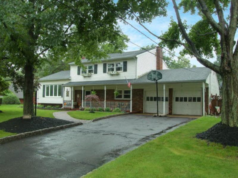 MLS #/Web ID: 2723799
