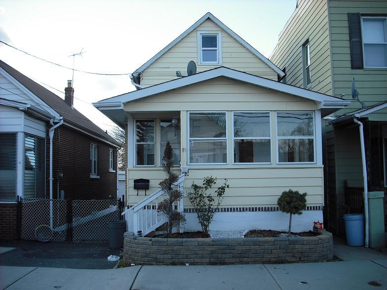 13 HIGHLAND AVE