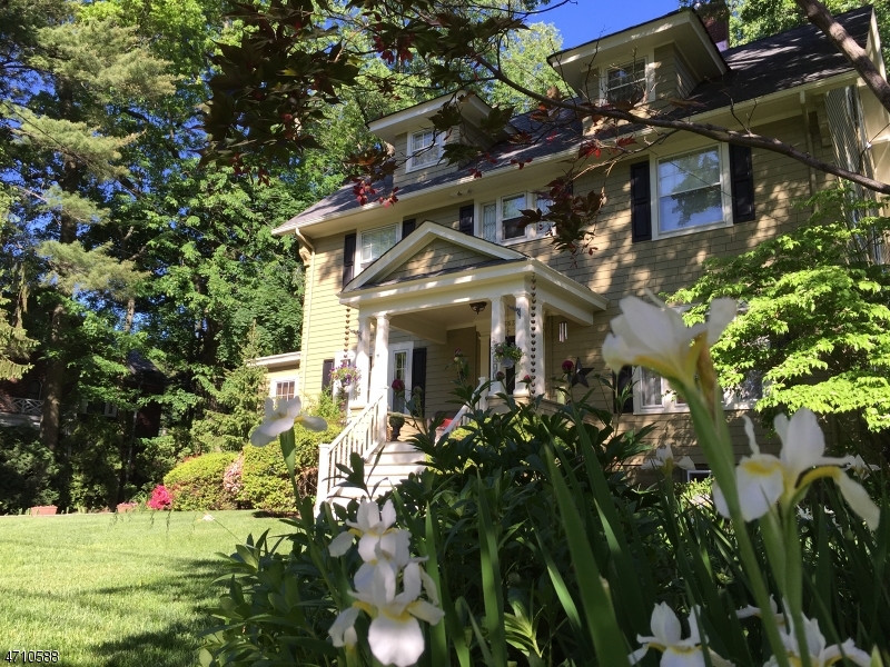 563 Ridgewood Rd, Maplewood Township, NJ 07040
