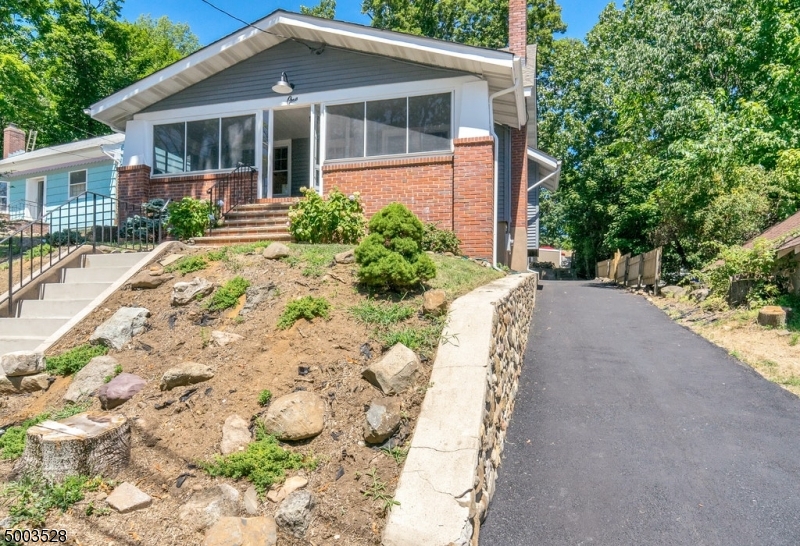 A Craftsman Style Colonial