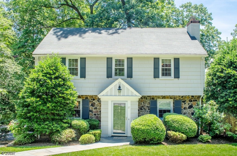27 Crestwood Drive, Maplewood Township, NJ 07040