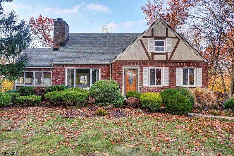 Sold 815 Mountain Ave, New Providence, NJ 07974 4 Beds / 2 Full