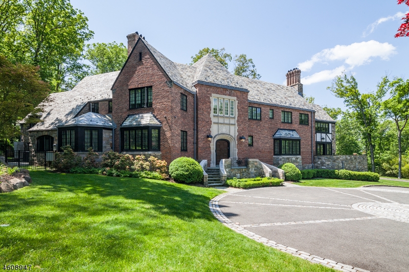Sold 30 Oval Rd, Essex Fells, NJ 07021 5 Beds / 6 Full Baths 3,200,000