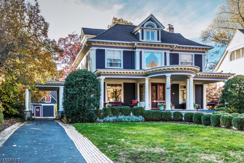 Sold 18 Hobart Ave, Summit, NJ 07901 5 Beds / 4 Full Baths 2,050,000