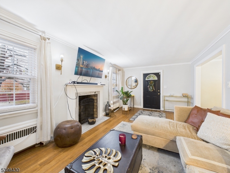 Linden City, NJ 07036,402 W Gibbons St