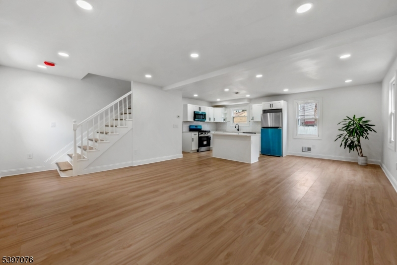 East Orange City, NJ 07018,510 Halsted St