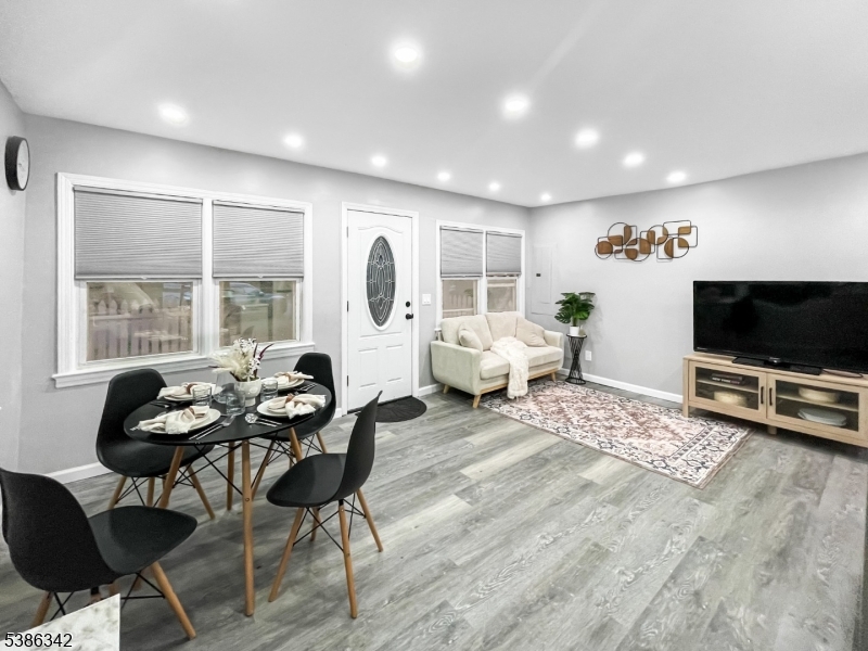 Wayne Twp., NJ 07470,208 Fayette Ave