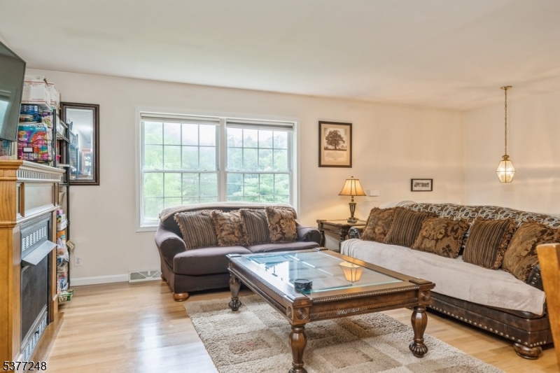 Stillwater Twp., NJ 07860,903 Twin Oaks Rd