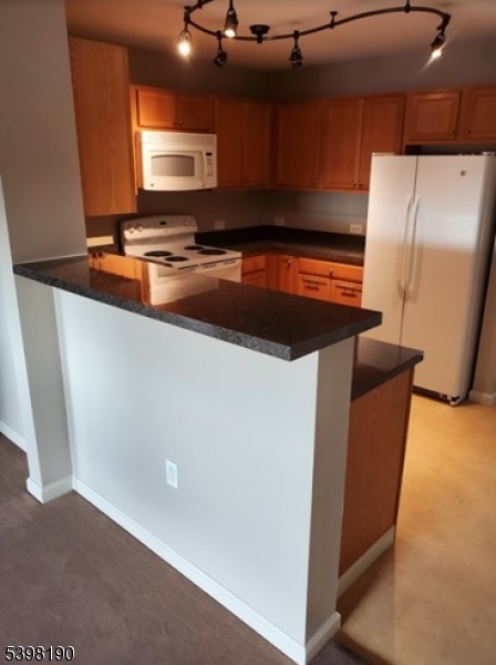 Rahway City, NJ 07065,1 Carriage City Plz U613 #613