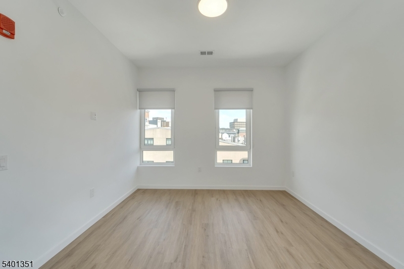 Morristown Town, NJ 07960,22 Schuyler Pl #201