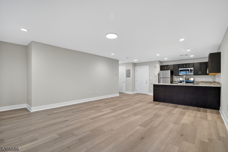 Hillsborough Twp., NJ 08844,692 Us Highway 206 #207