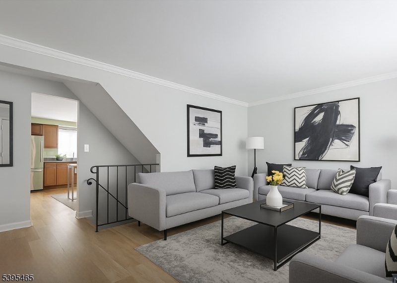 Elmwood Park Boro, NJ 07407,128 Lee St #1