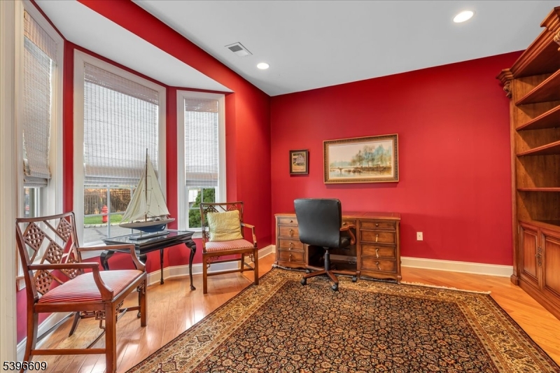 Metuchen Boro, NJ 08840,4 Ayers Ct