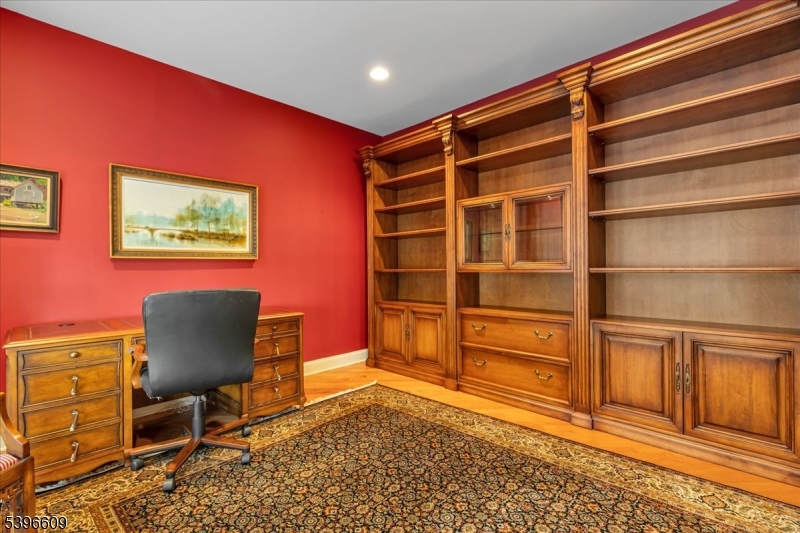 Metuchen Boro, NJ 08840,4 Ayers Ct