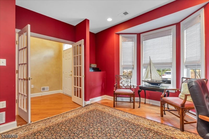 Metuchen Boro, NJ 08840,4 Ayers Ct