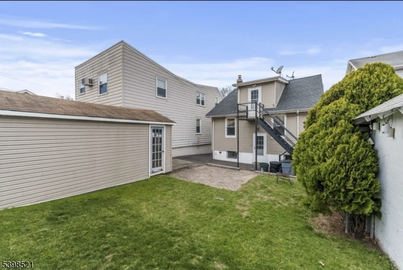 Secaucus Town, NJ 07094,838 Roosevelt Ave