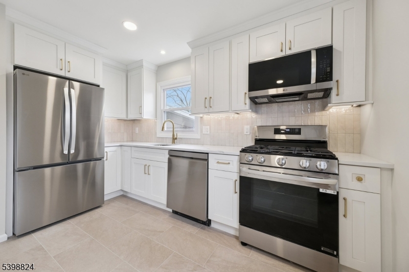 Garwood Boro, NJ 07027,565 Willow Ave